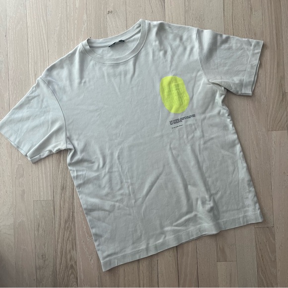 Mens Zara Gray T-Shirt with Neon Yellow Graphic - Picture 1 of 5